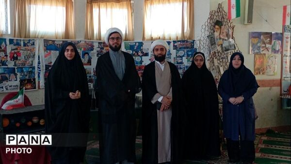 برپایی نمایشگاه انقلاب اسلامی توسط دانش‌آموزان دبیرستان نرگس