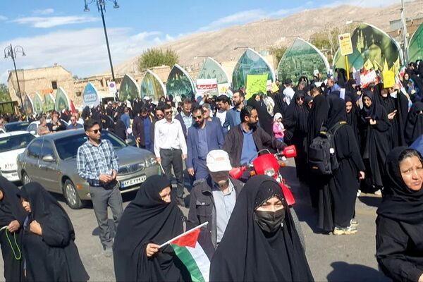 تشییع پیکر شهیده معصومه کرباسی
