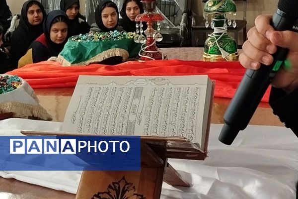 جشن نیمه شعبان در دبیرستان دخترانه صدیقه طاهره ناحیه یک شهرری 