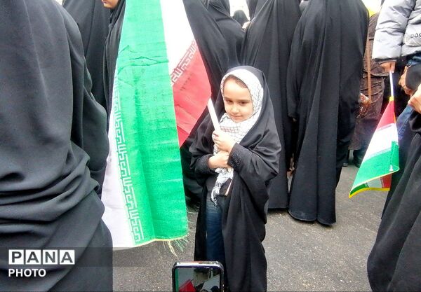راهپیمایی نوجوانان و کودکان در روز قدس در شهرستان خلیل آباد