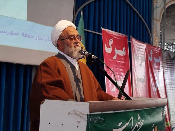 نماز جمعه شهرستان کاشمر با حضور پر رنگ مردم ترشیز کهن برگزار شد 