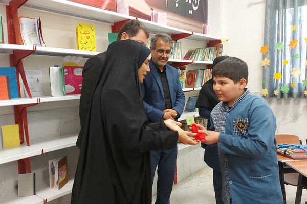 افتتاح کتابخانه دبستان شهید سلیمی جهرمی کهریزک 