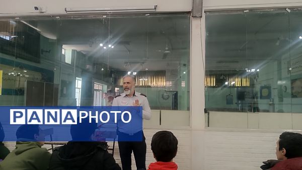 برگزاری کلاس پدافند غیر عامل ویژه پایه‌های دهم دبیرستان شاهد ابوذر غفاری نیشابور