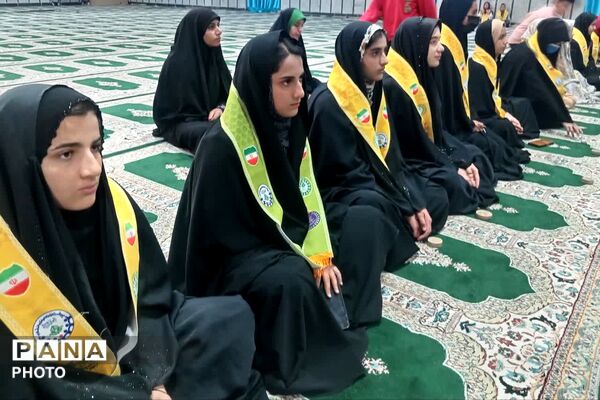 حضور پرشور فرهنگیان و دانش آموزان پیشتاز در نماز جمعه‌‌ بخش دیشموک