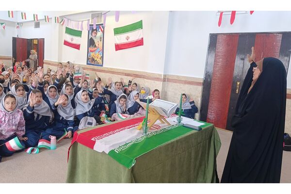 جشن نیمه شعبان در مدرسه شهید اسماعیلی عقدا پردیس 