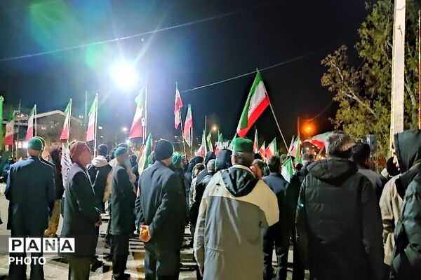 حضور در تجمعات خیابانی یعنی هیات من الذله در برابر دشمن زورگو و دروغگو