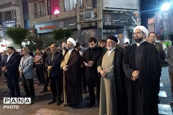 تداوم حضور در خیابان‌ها؛ رمز اتحاد و پیروزی