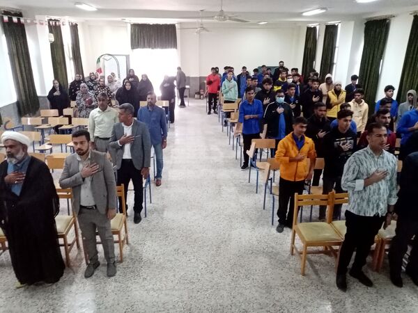 جشن تقدیر از دانش‌آموزان برتر دبیرستان علی‌سایانی فین