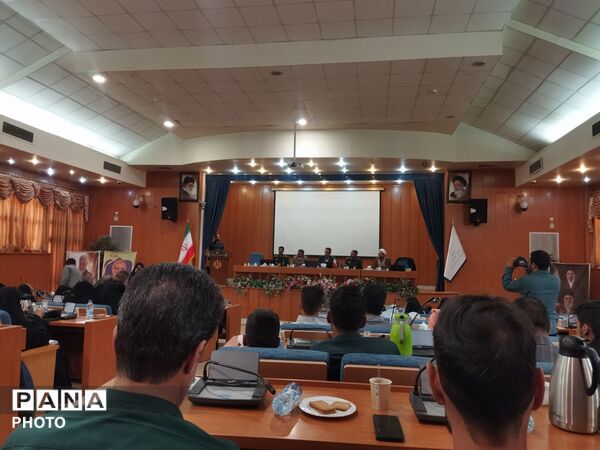 نشست صمیمی فرماندار نیشابور با خبرنگاران