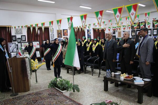 همایش «یاوران انقلاب» پیشتازان هنرستان شهریار تبریز