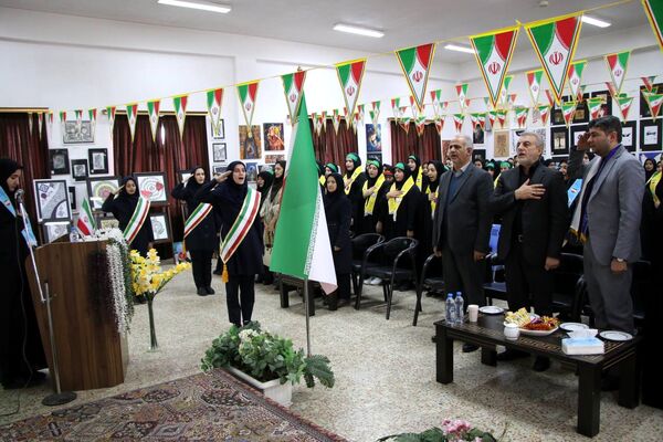 همایش «یاوران انقلاب» پیشتازان هنرستان شهریار تبریز