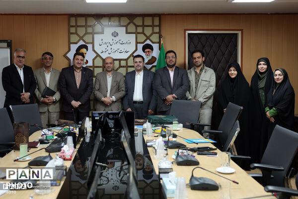 جلسه هماهنگی و هم افزایی بین دبیرخانه کمیسیون تخصصی توسعه آموزش عمومی قرآن کشور و معاونت آموزش متوسطه