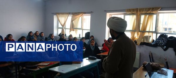 گفتمان دینی و تربیت‌دینی و رفع شبهات در آموزشگاه بنت الهدی یک