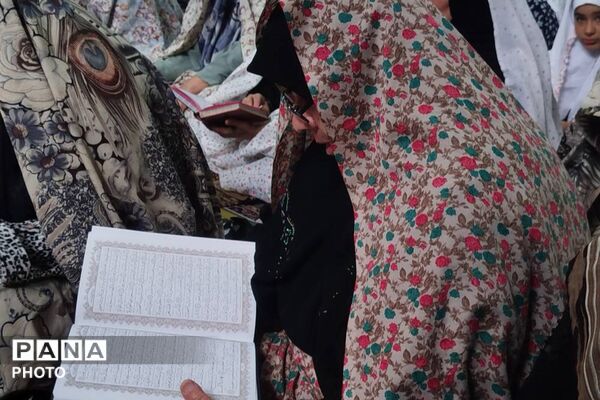 دانش‌آموزان بهارستان؛ جلوه‌گر پیوند مدرسه با معنویت در نماز جمعه