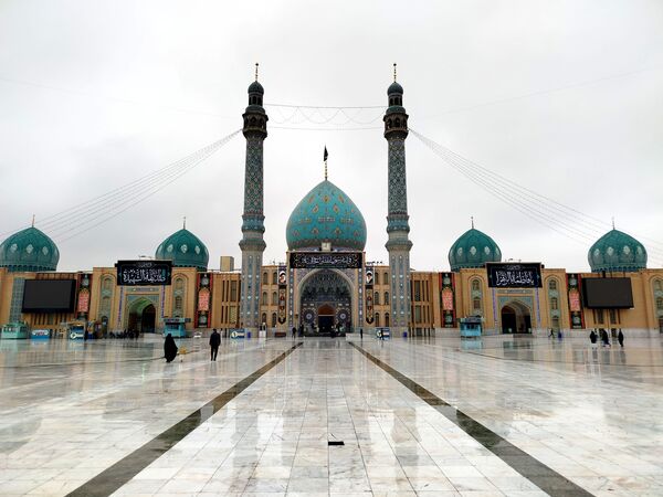 اعزام دانش‌آموزان شهرستان دره شهر به اردوی زیارتی قم