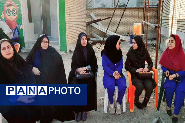 جشن روز دانش‌آموز در دبستان امید انقلاب بوشهر