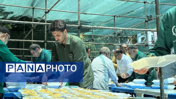 سفره غذای ۴۰ هزار نفری عید غدیر در مشهد برپا شد