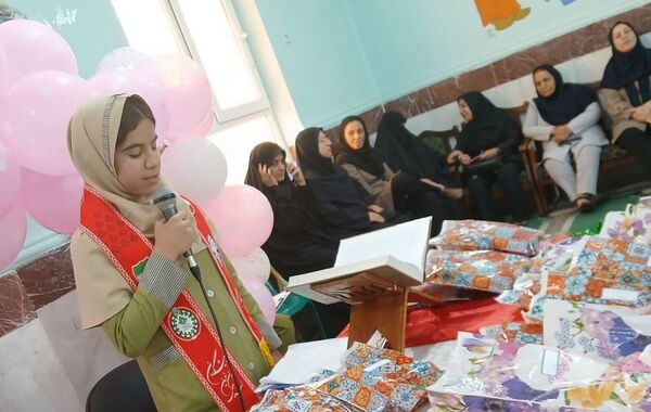 جشن بزرگداشت مقام معلم در دبستان نبوت شهرستان بوشهر