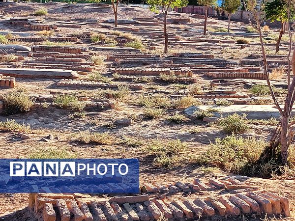 قبرستان تاریخی قوژد؛ قبرستانی چند صد ساله