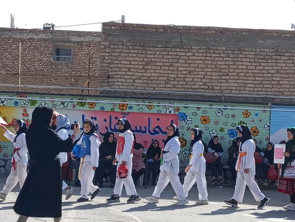 المپیاد ورزشی در دبستان ناهید نخودی