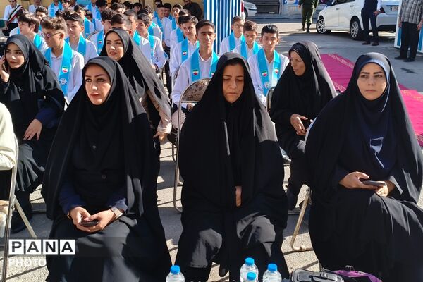 آغاز سال تحصیلی در دبیرستان نمونه دولتی شهدای علم و فناوری با عطر دفاع مقدس