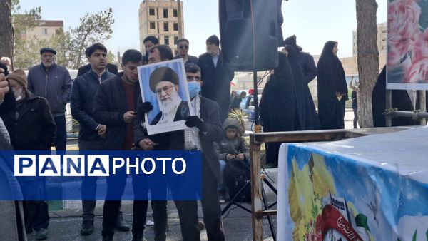 خروش مردم دامغان در راهپیمایی ۲۲ بهمن