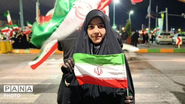 از کودک تا پیر، حضور هر ایرانی در دفاع از آرمان‌ها