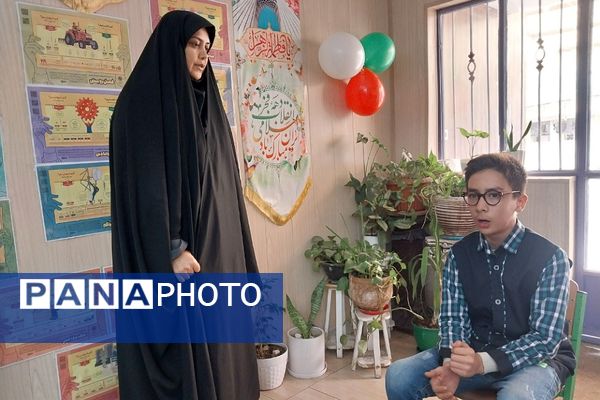 برپایی نمایشگاه طرح جابر ابن حیان در دبستان هیأت امنایی شهید قلنبر ناحیه 2 شهرری 