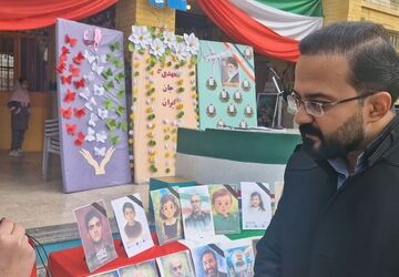 طلوع فجر در مدرسه شهدای راه‌آهن؛ گرامی داشت روز های انقلاب