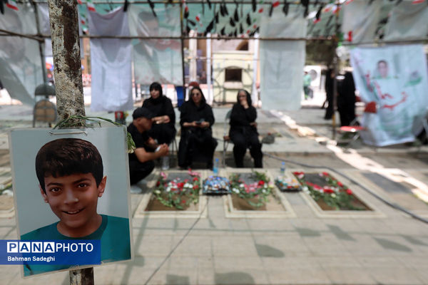 حال و هوای ظهر عاشورا در قطعه شهدای جنگ تحمیلی رژیم صهیونیستی