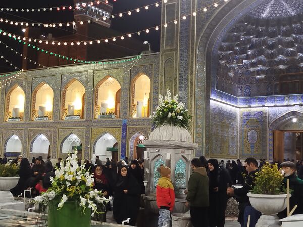 چراغانی دل‌ها در جوار بارگاه رضوی به مناسبت میلاد مولای متقیان  