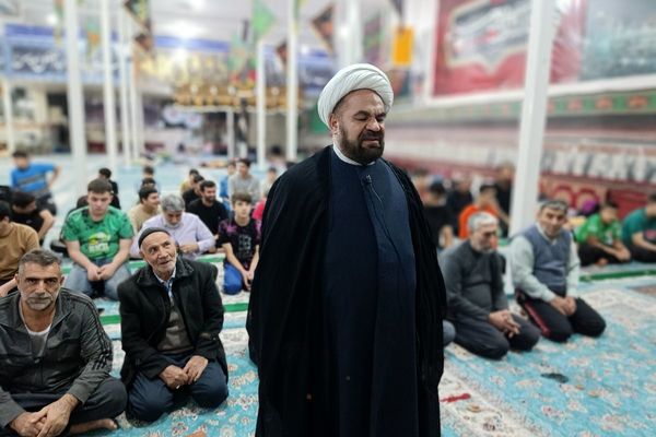 مراسم معنوی اعتکاف در مسجد اعظم حضرت ابوالفضل (ع) بهارستان دو