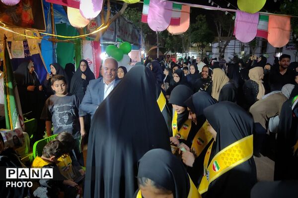  بازدید رئیس سازمان دانش‌آموزی شهرستانهای استان تهران از غرفه «با انرژی‌ها» در منطقه کهریزک