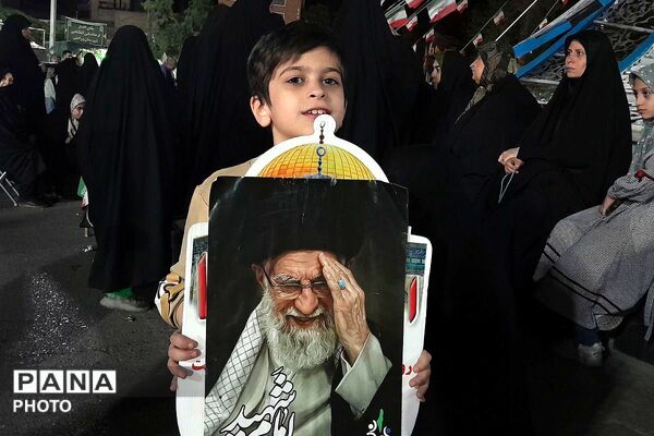 تداوم تجمعات شبانه در میدان امام خمینی (ره)