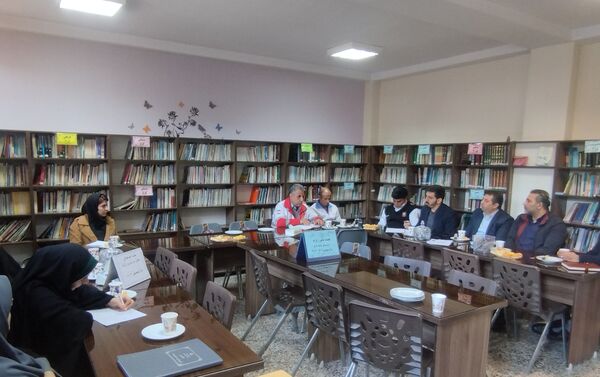 جلسه هماهنگی مانور زلزله در کتابخانه مدرسه غدیر یک قدس