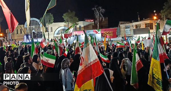 حضور بسیجیان فیروزآباد در میدان امام(ره)