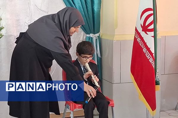 بزرگداشت روز عصای سفید در آموزشگاه شوریده شیرازی