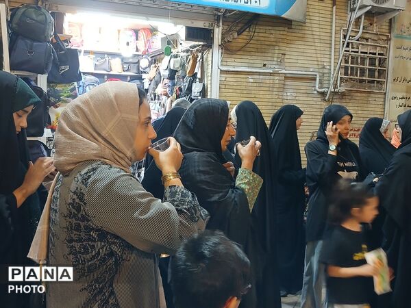  خدمت رسانی چایخانه حضرت زهرا 