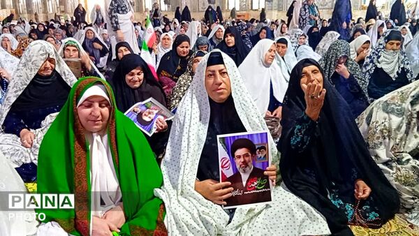 نماز جمعه عبادی و سیاسی در مصلی یاسوج