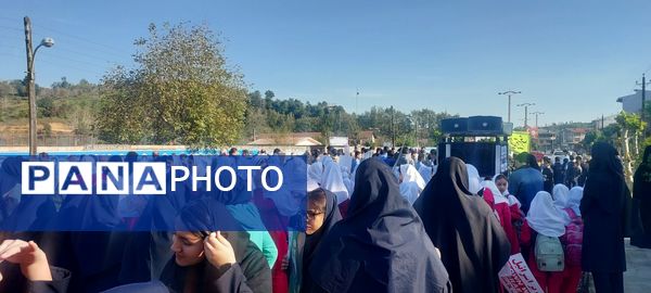 13 آبان متحد و استوار در مقابل استکبار