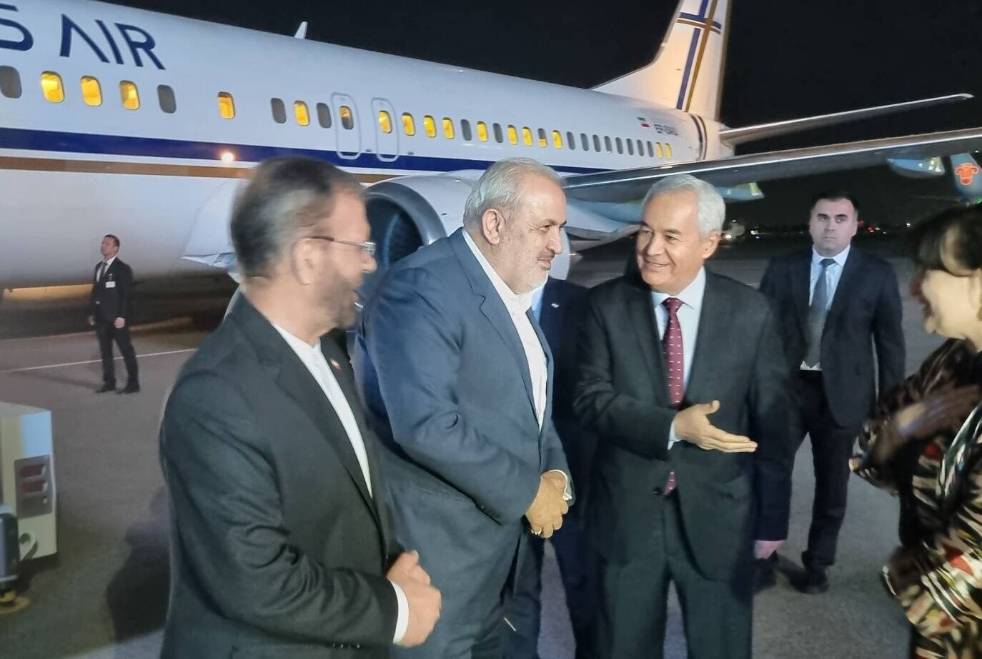 وزیر نیرو به تاجیکستان سفر کرد/ آغاز کنفرانس بین المللی آب با حضور وزیر نیرو در تاجیکستان