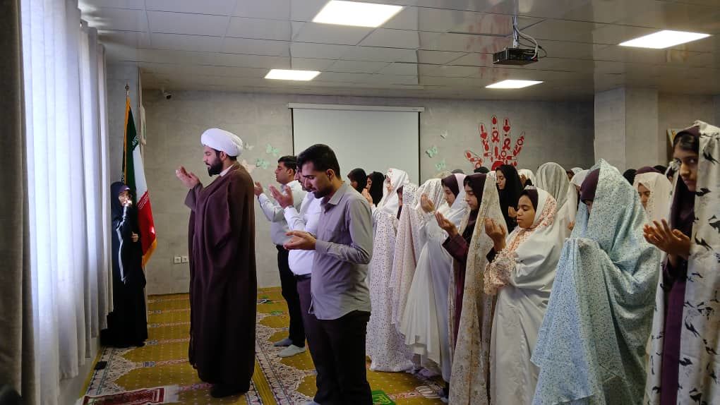 نماز جماعت به امامت امام جمعه‌‌‌ی موقت میناب