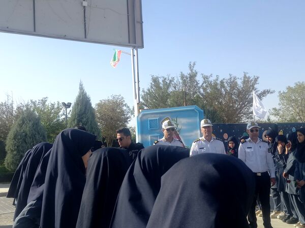 گرامیداشت هفته نیروی انتظامی در دبستان فرهنگ فرازمند