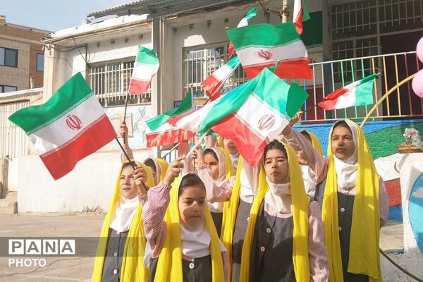 لبخند کودکان، شکوه عاطفه؛ خاطره‌ای فراموش‌نشدنی از جشن عاطفه‌ها در دبستان بنت‌الهدی