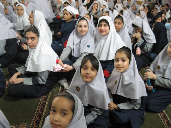 جشن ولادت حضرت معصومه (س) و روز دختر در مدرسه آزادی 