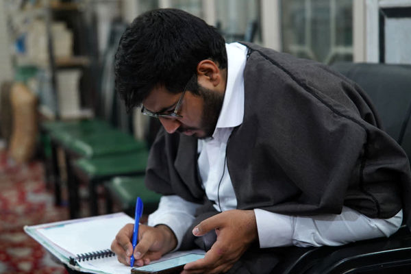 در خلوت اعتکاف؛ از «توقف زندگی» تا ندای «العفو»