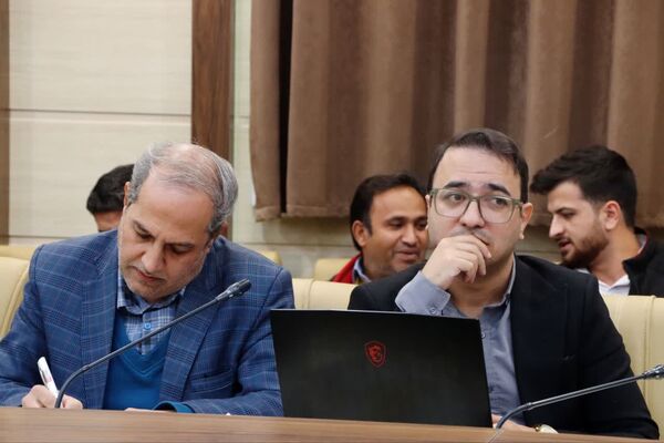 نشست خبری مدیرکل راه و شهرسازی و مدیران دستگاه‌های متولی حمل و نقل یزد