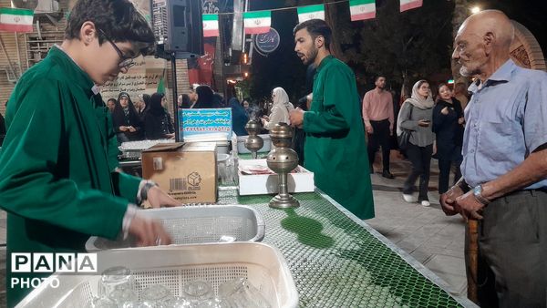 چایخانه فاطمه الزهرا(س) در هفتادونهمین شب از اجتماعات مردمی در مسجدجامع نیشابور