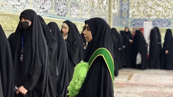 آیین غبارروبی حرم حضرت معصومه(س) با حضور بانوان طلبه