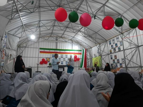 ترویج ارزش‌ها و مفاهیم اسلامی در دبیرستان شاهد شهید مصلحی میناب